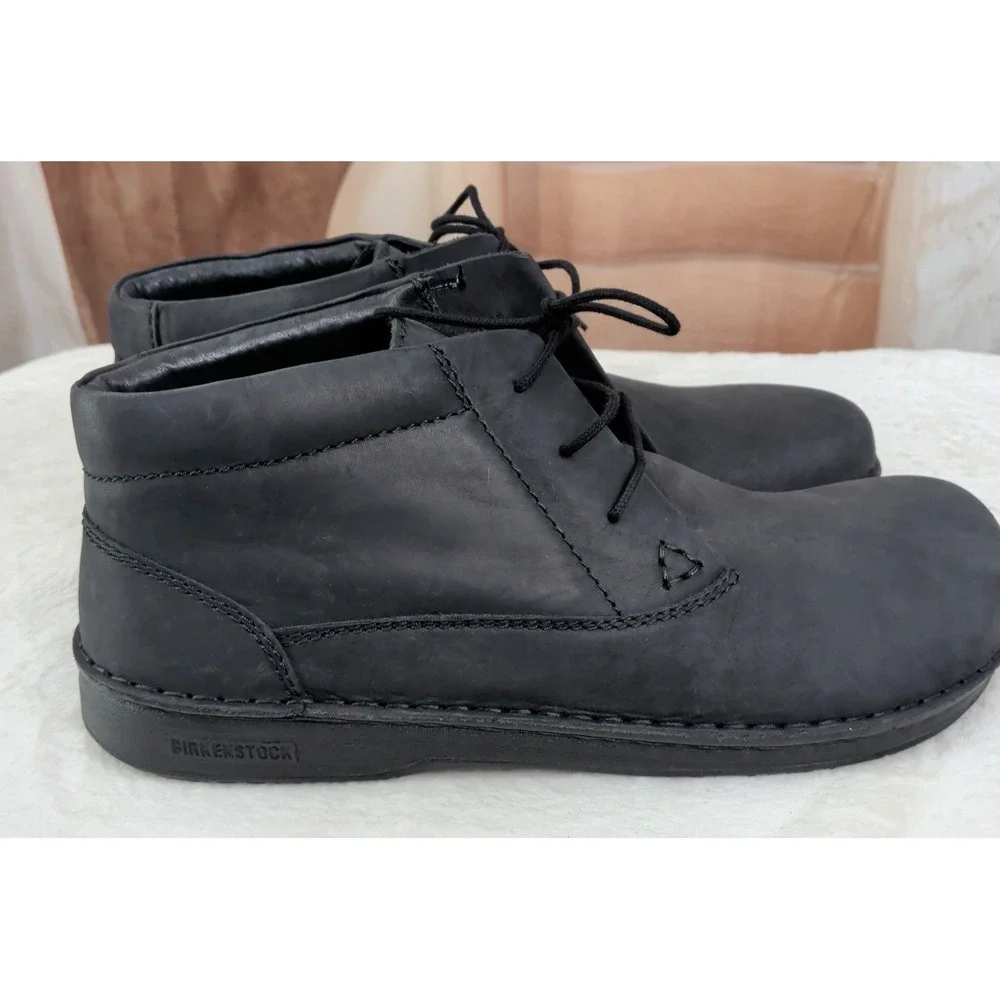 Footprints by Birkenstock Memphis Chukka Boots in Black